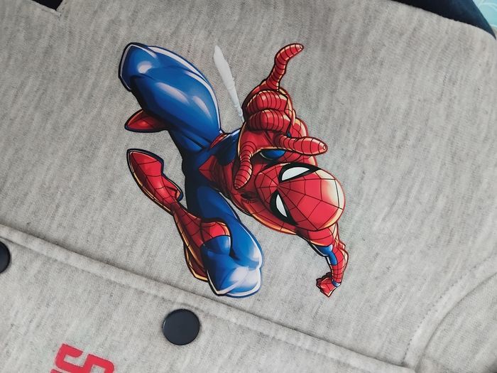 Veste sweat gilet Spiderman, marvel, 6 ans,neuf - photo numéro 3