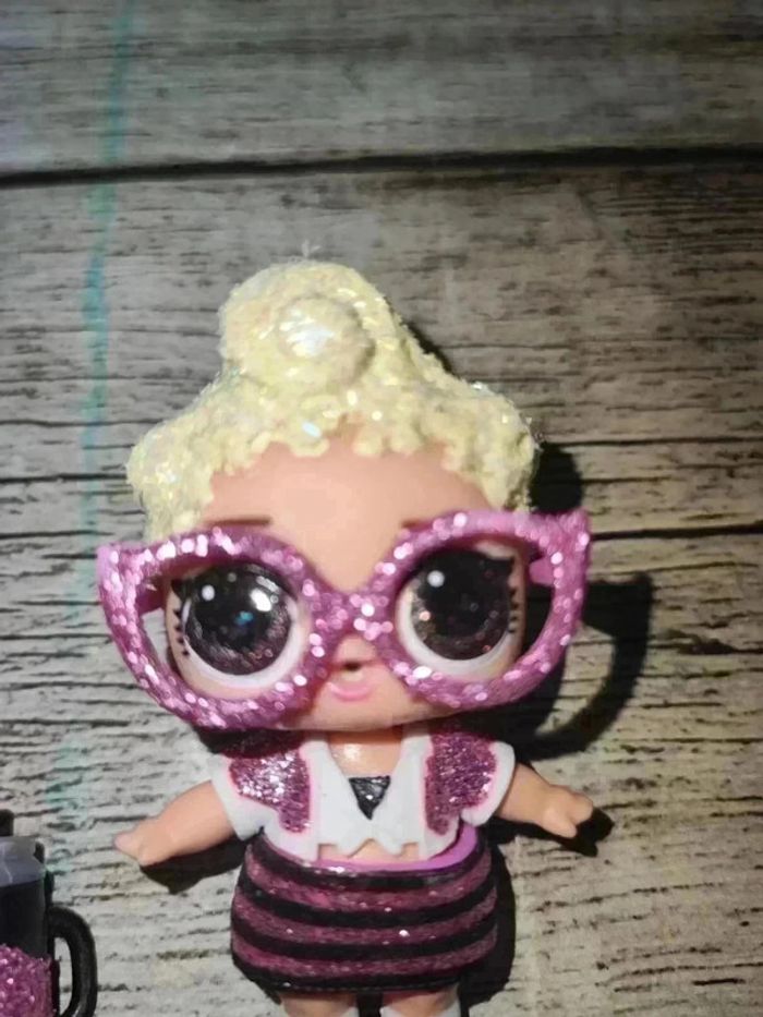 đL.O.L Surprise Doll Pink Baby Glitter SĂ©rie 2 - photo numĂ©ro 5