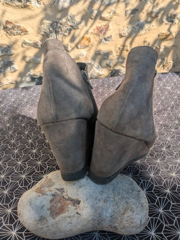 Bottine de la marque Minelli en daim poiture 38. - photo numéro 5