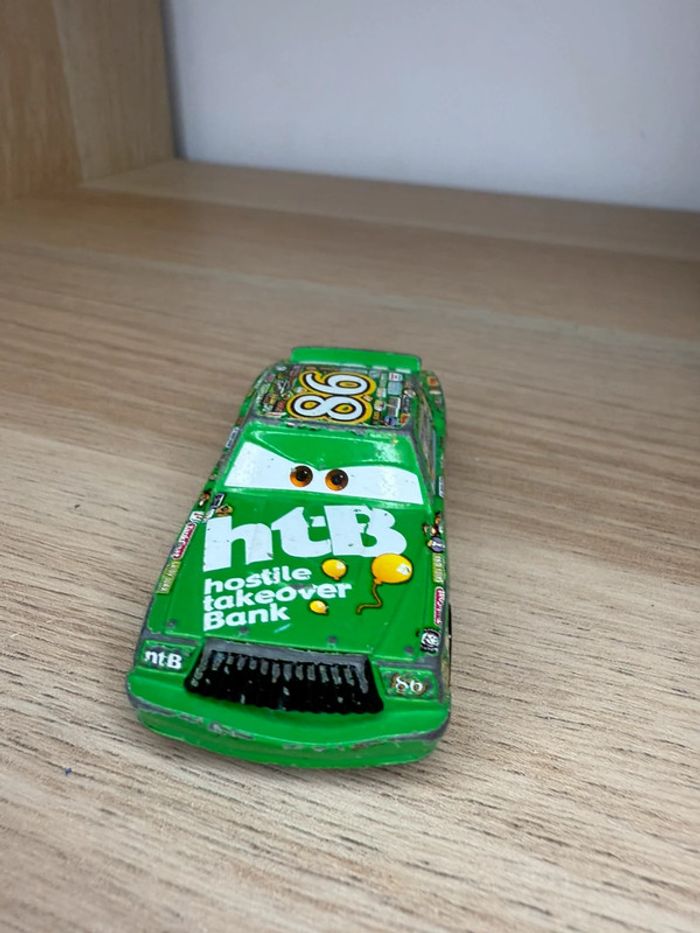 Voiture cars Chick hick Disney pixar - photo numéro 2