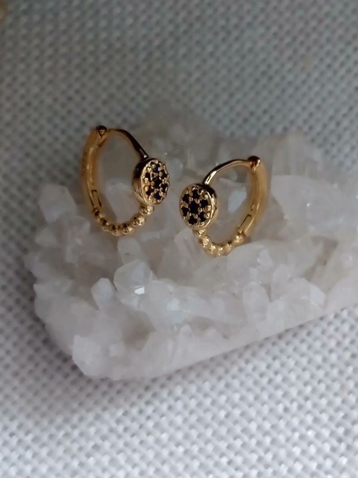 Petites créoles zircons bleus plaquées or