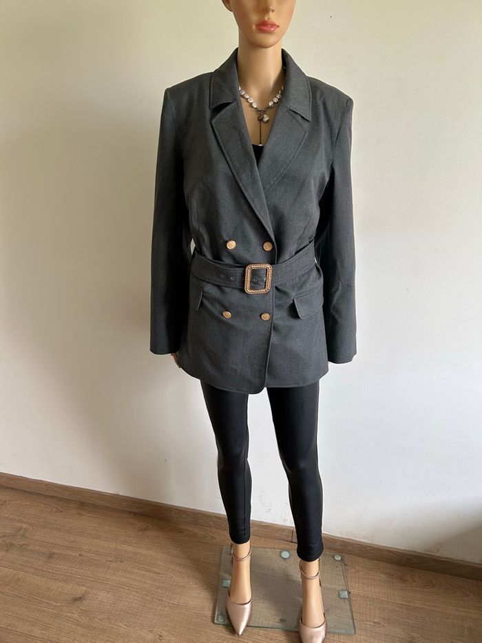Veste grise neuve avec ceinture Naf Naf taille 42 (valeur 75€) - photo numéro 3