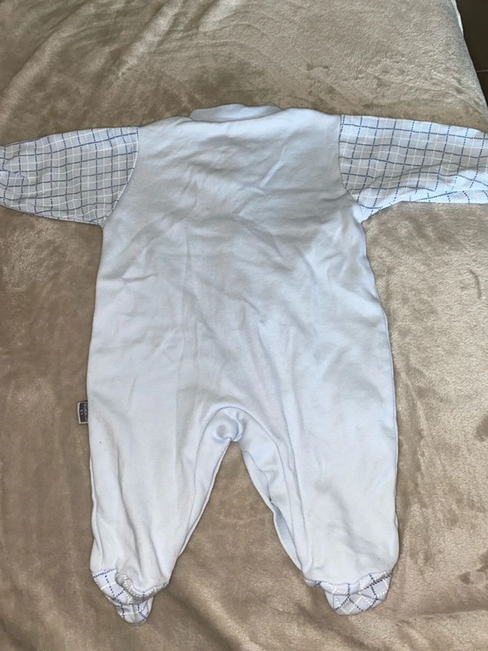 Pyjama en taille 1-3 mois - photo numéro 3