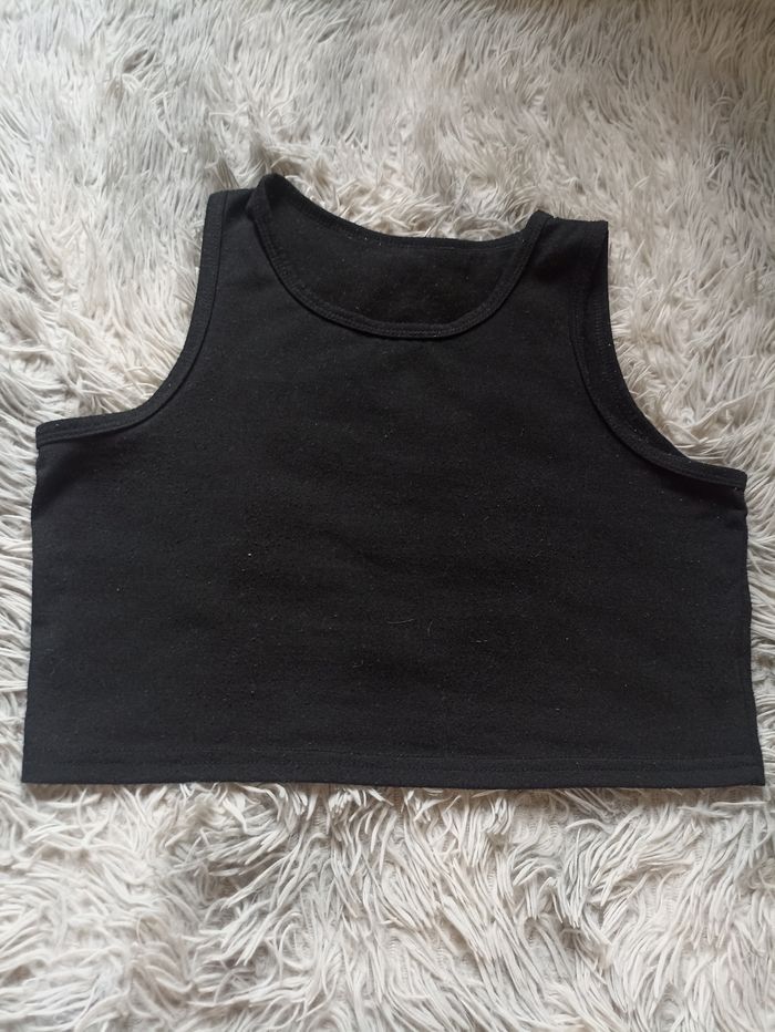 Tee Shirt sans manche fille taille 14 ans - photo numéro 1
