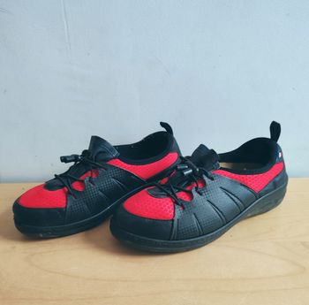 Podowell chaussures en cuir noir et toile rouge