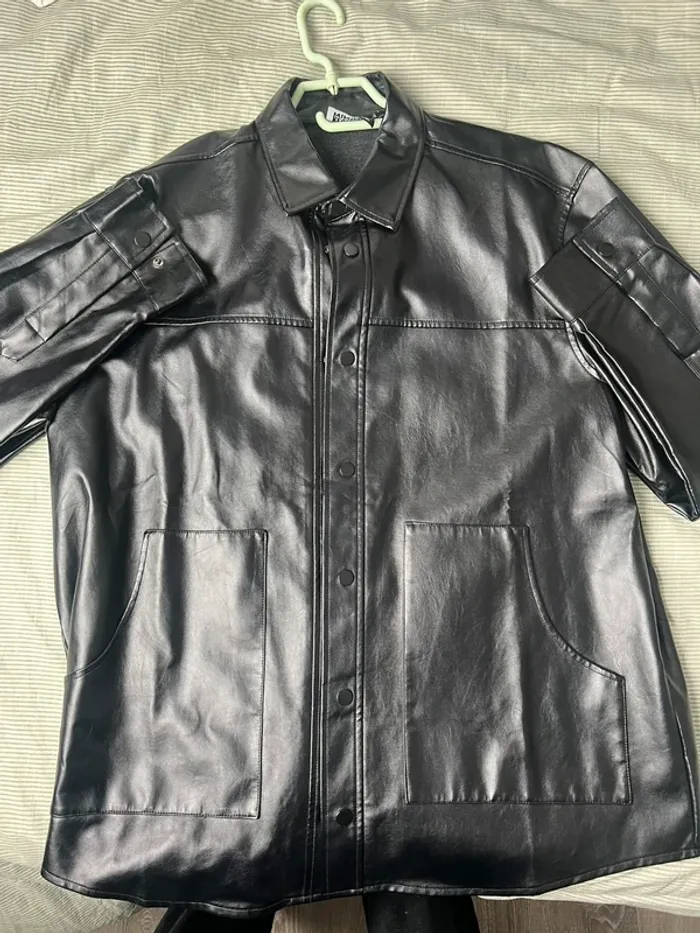 Chemise simili cuir