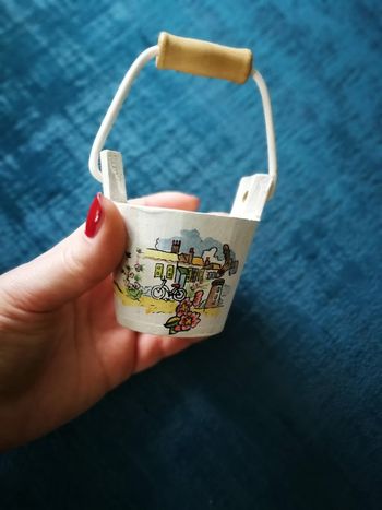 Petit seau décoratif en bois blanc