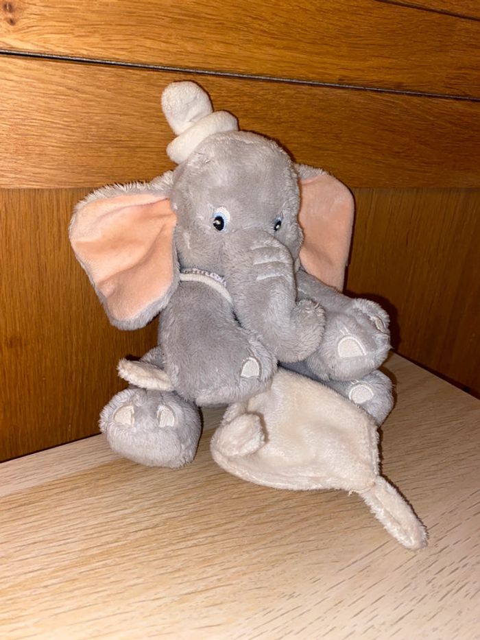 Peluche Disney store doudou dumbo éléphant volant flying baby bébé - photo numéro 4