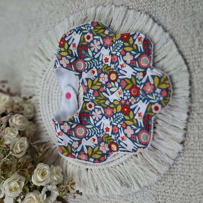 Lot de 2 bavoirs forme fleur en promotion - photo numéro 2