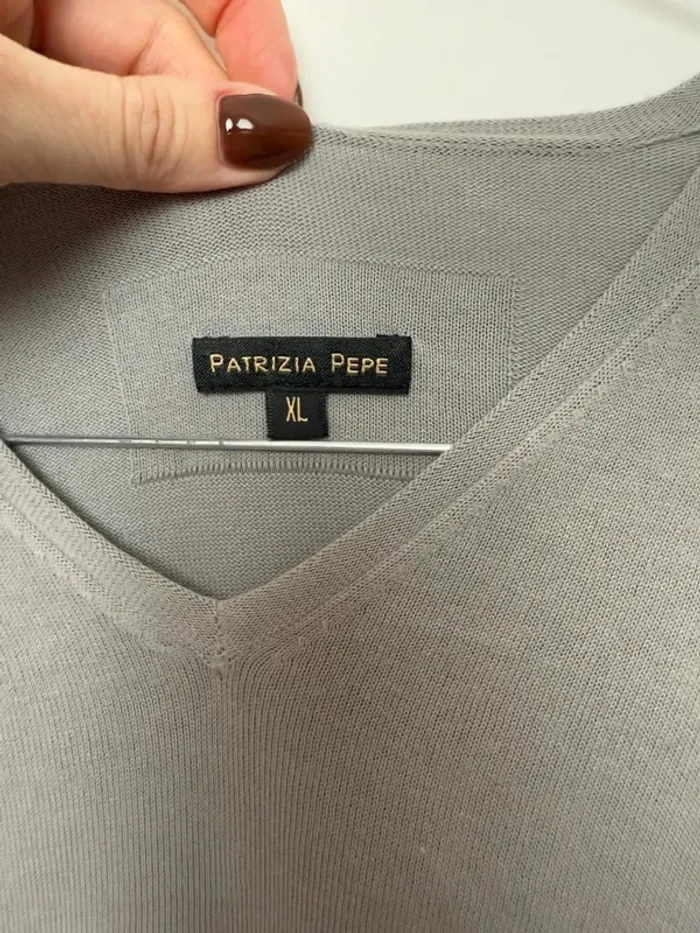 T-shirt Patrizia Pepe longues manches col v gris taille XL - photo numéro 2