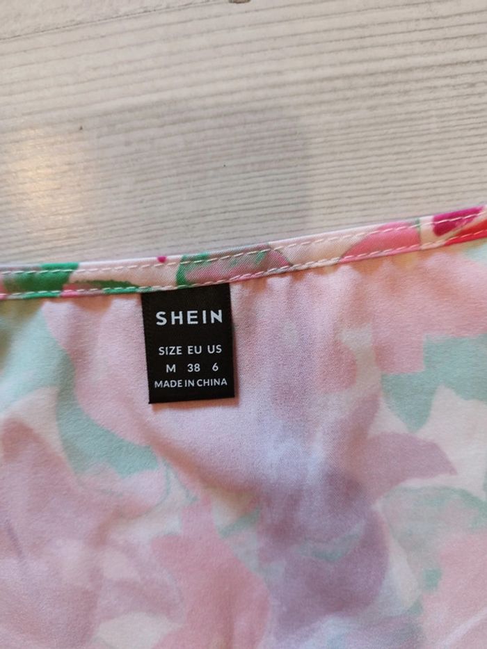 Très joli top fleuri Shein taille M - photo numéro 3