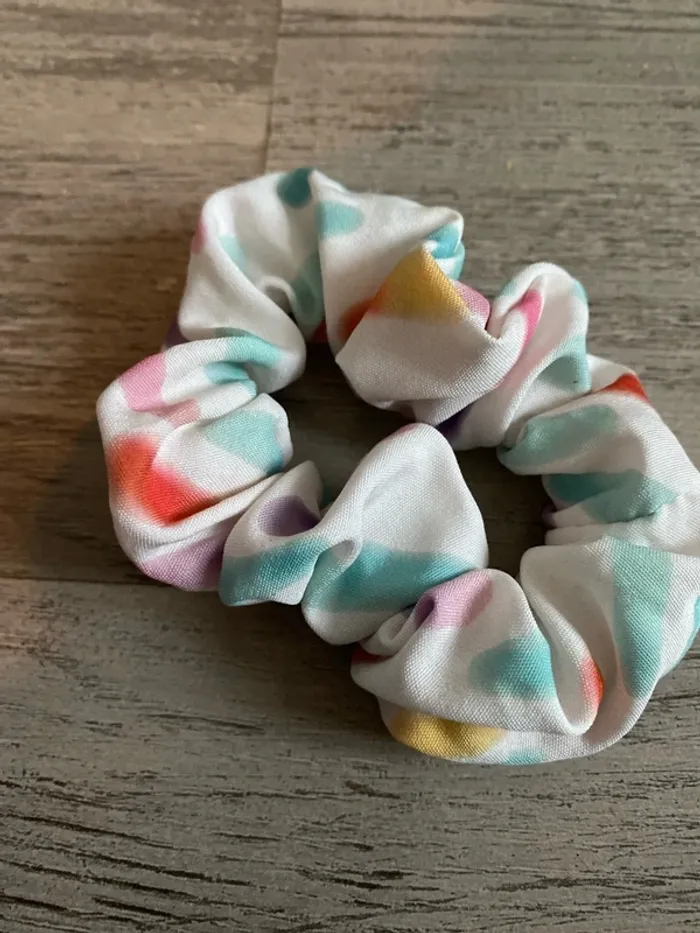 Chouchou blanc à motifs colorés - photo numéro 2