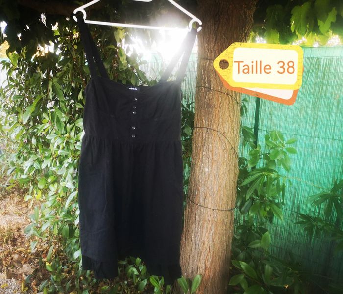 Robe noire taille 38 🔁