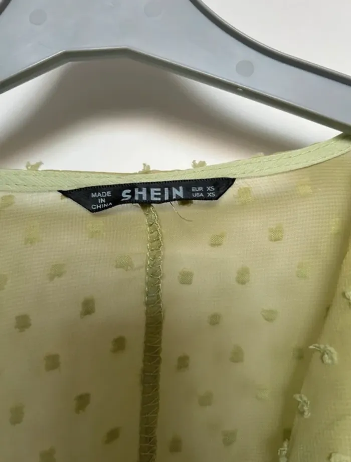 Blouse verte Shein taille XS - photo numéro 3