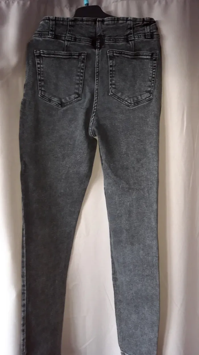 Jeans skinny en 34. - photo numéro 3
