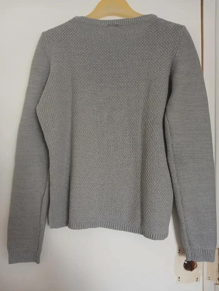 Pull gris - photo numéro 4
