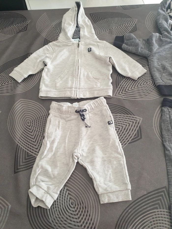 N°10 Lot de 2 Survêtements Garçon (6 mois) - photo numéro 3