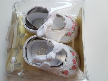 chaussures neuves 6-12 mois.