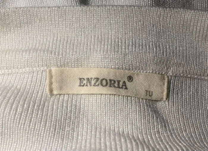 Pull Épaule nu enzoria - photo numéro 3