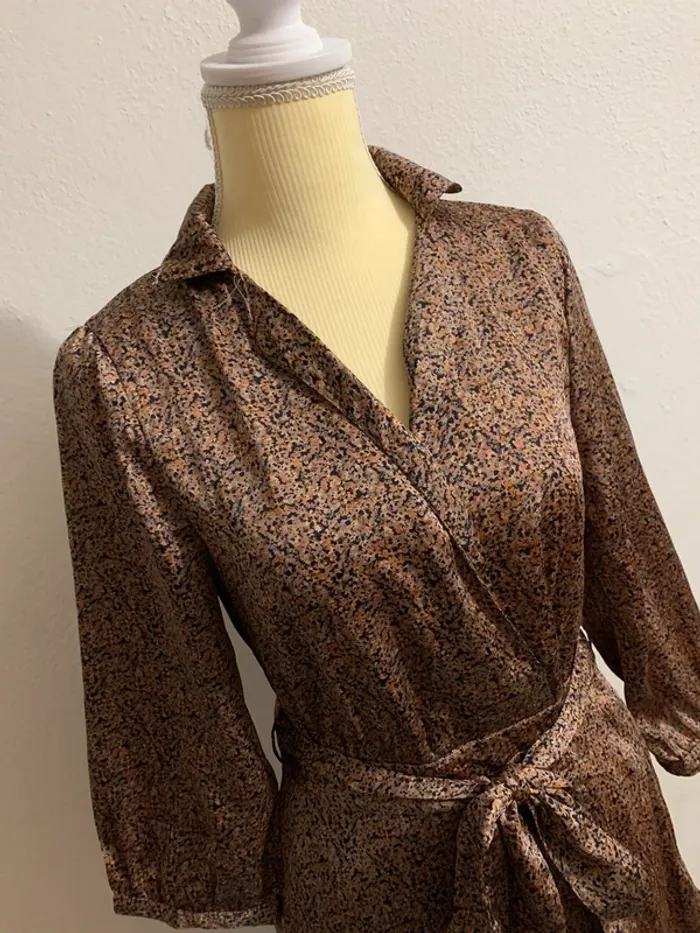 Robe cache-cœur H&M à motif fleuri – Taille 40 - photo numéro 2