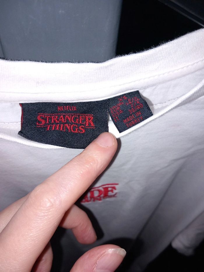 T-shirt taille xs stranger things Netflix primark - photo numéro 2