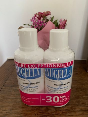 Saugella soin lavant intime et corps : 2 flacons de 500 ml chacun
