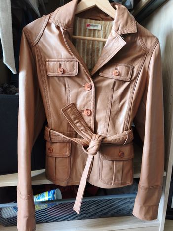 Veste femme taisse S/M  en cuir marque sinequanone