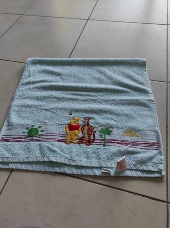 Serviette neuve Winnie l'ourson