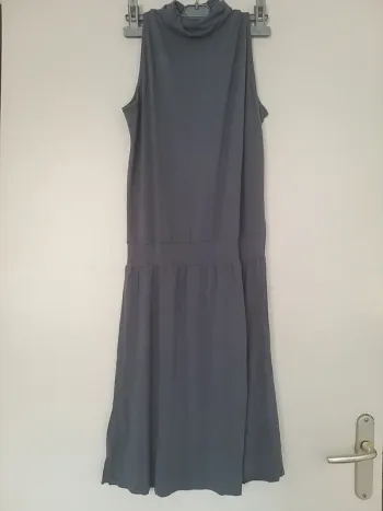 Robe longue légère avec col TU