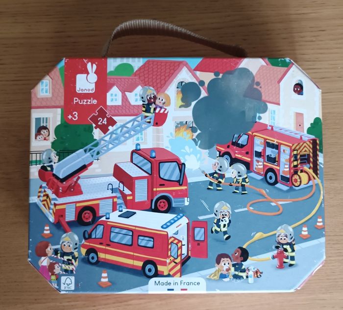 Puzzle Janod "Les pompiers" 24 pièces 3 ans+ - photo numéro 2