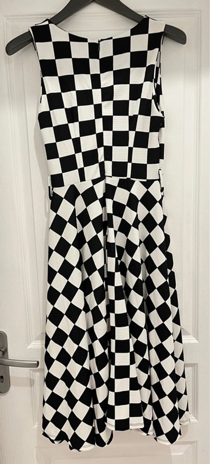 Robe longue noire et blanche à carreaux taille S - photo numéro 5