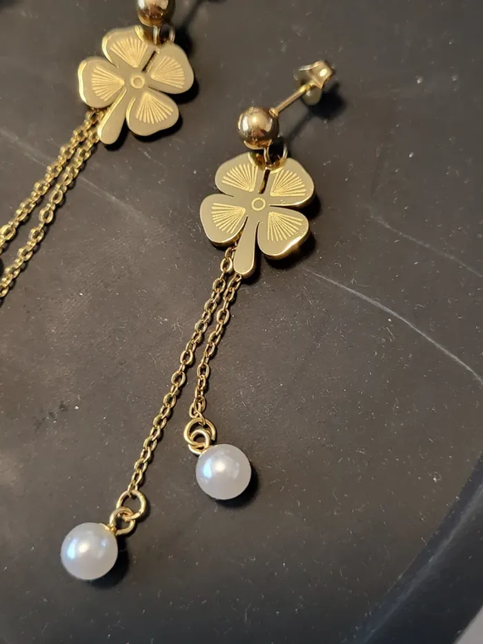 Boucles d'oreilles acier inoxydable trèfle à 4 feuilles et perles - photo numéro 2