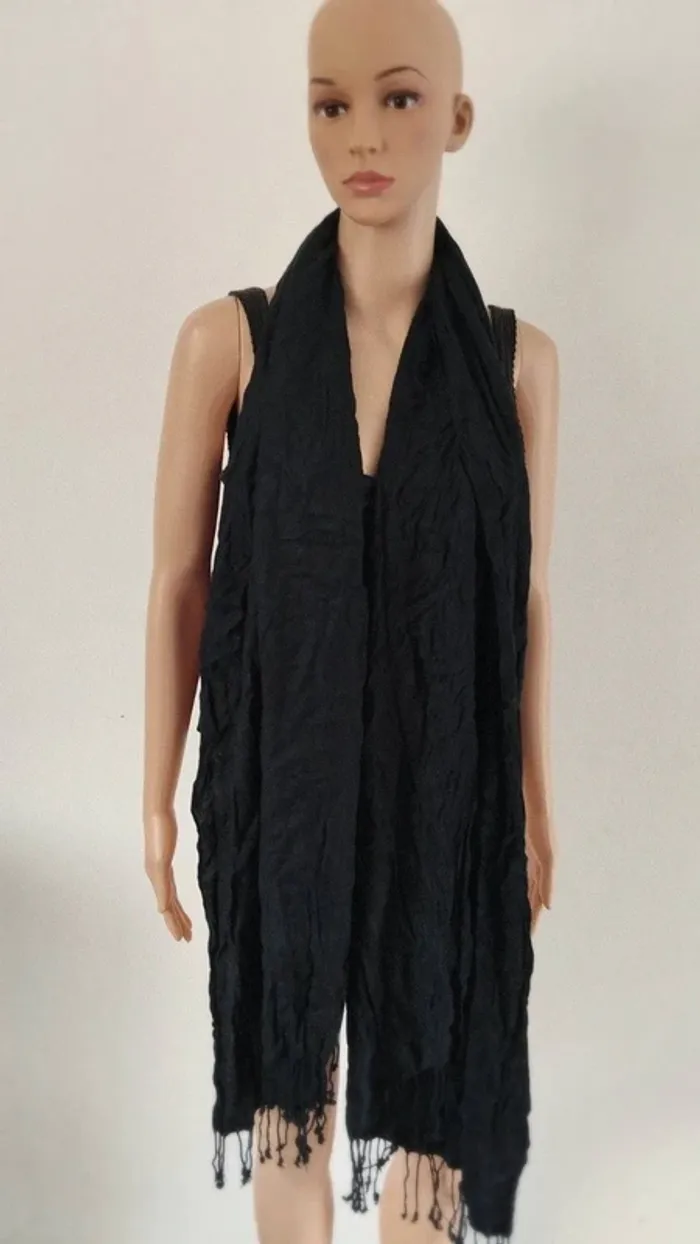 Grande et belle écharpe noire avec motifs 200 x 70 cm - photo numéro 7