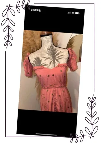 Robe d’été bohème vieux rose à sequins doré neuve