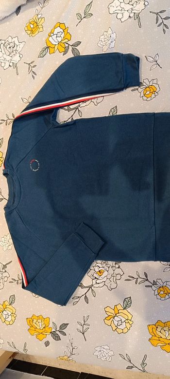 Pull bleu foncé 12 ans