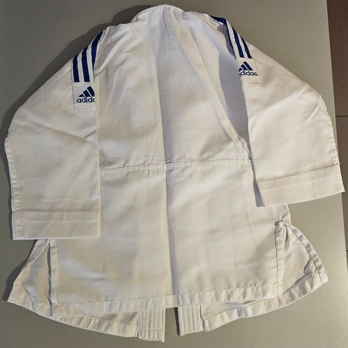 Ensemble de judo Adidas + claquettes Zoories– Taille 120-130 cm - photo numéro 5
