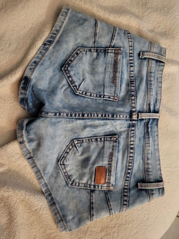 Superbe short . - photo numéro 3