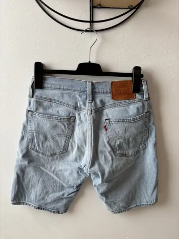 Bermuda Levi’s 502 W28