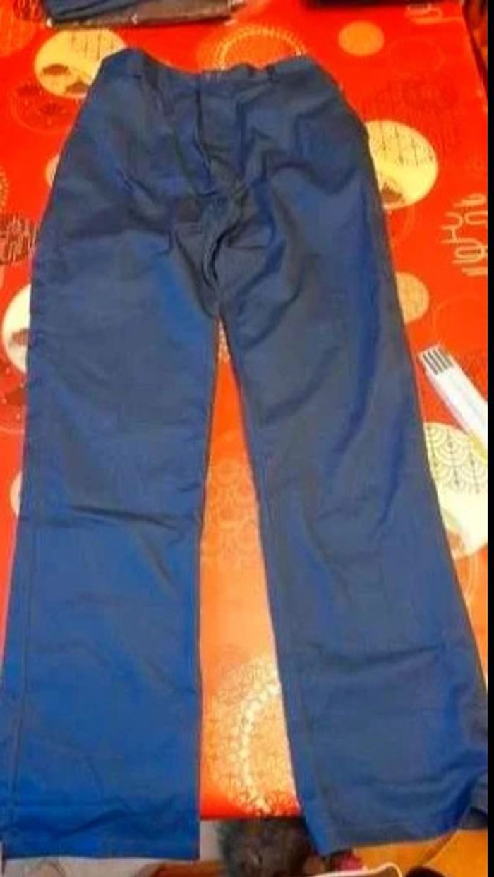 Lot  de  2 pantalons de travail