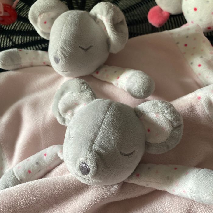 2 doudous de secours identiques rose et gris - photo numéro 2