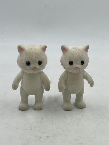 2 figurines Sylvanian Families Persian Cats Epoch d’enfance