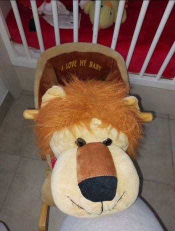Lion à bascule 