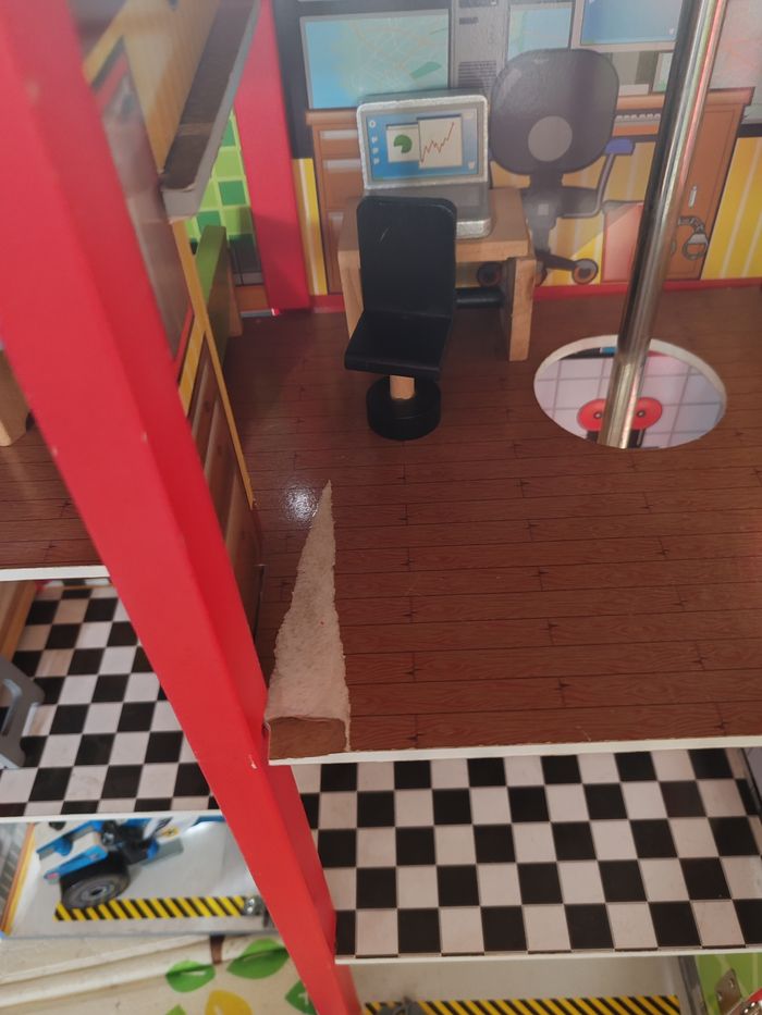 Maison en bois pour enfant - photo numéro 3