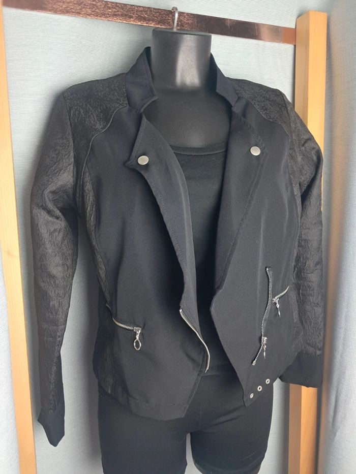 Mado et les autres,  veste perfecto noire T 40 en tbe - photo numéro 2