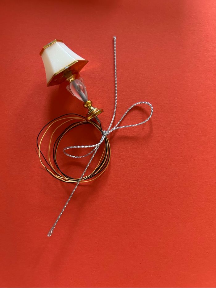 Lampe lumineuse pour  maison de poupée - photo numéro 9