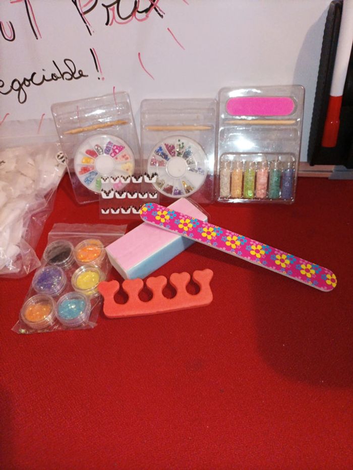 Lot accessoires ongles - photo numéro 3