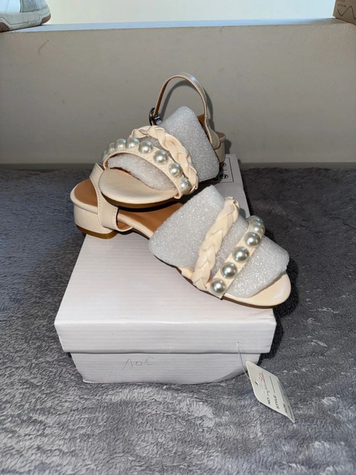 Chaussures baptême mariage 30 neuves - photo numéro 2