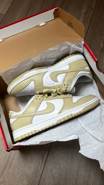 Baskets Nike  dunk low gold