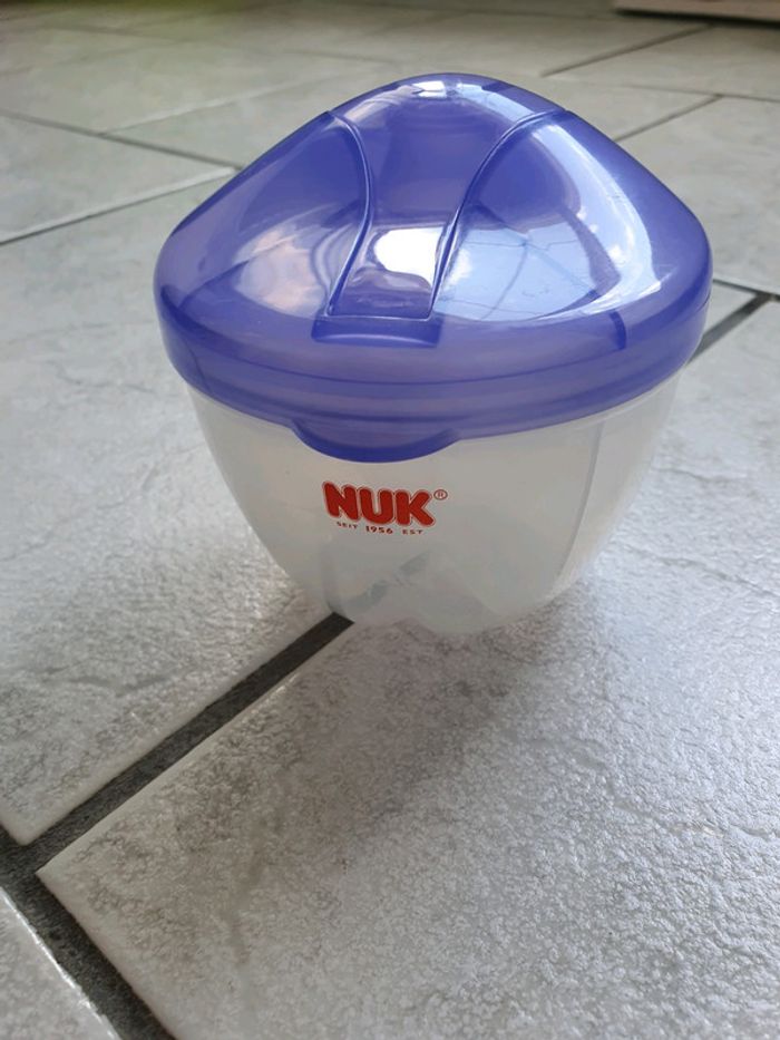 Vend boîte pour le lait