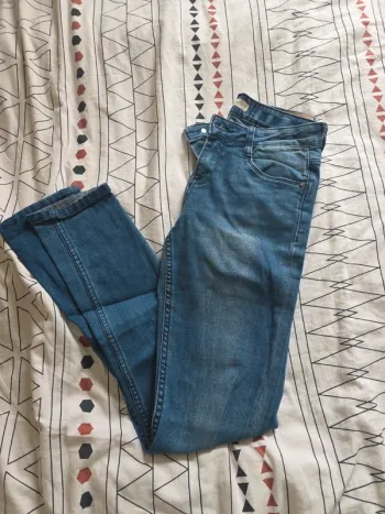 Jean levis